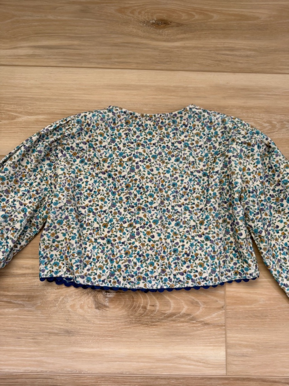 Blue Floral Cropped Top - Kids - Picture 11 of 16